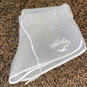 LOW WAISTED HOLLISTER SWEAT SHORTS